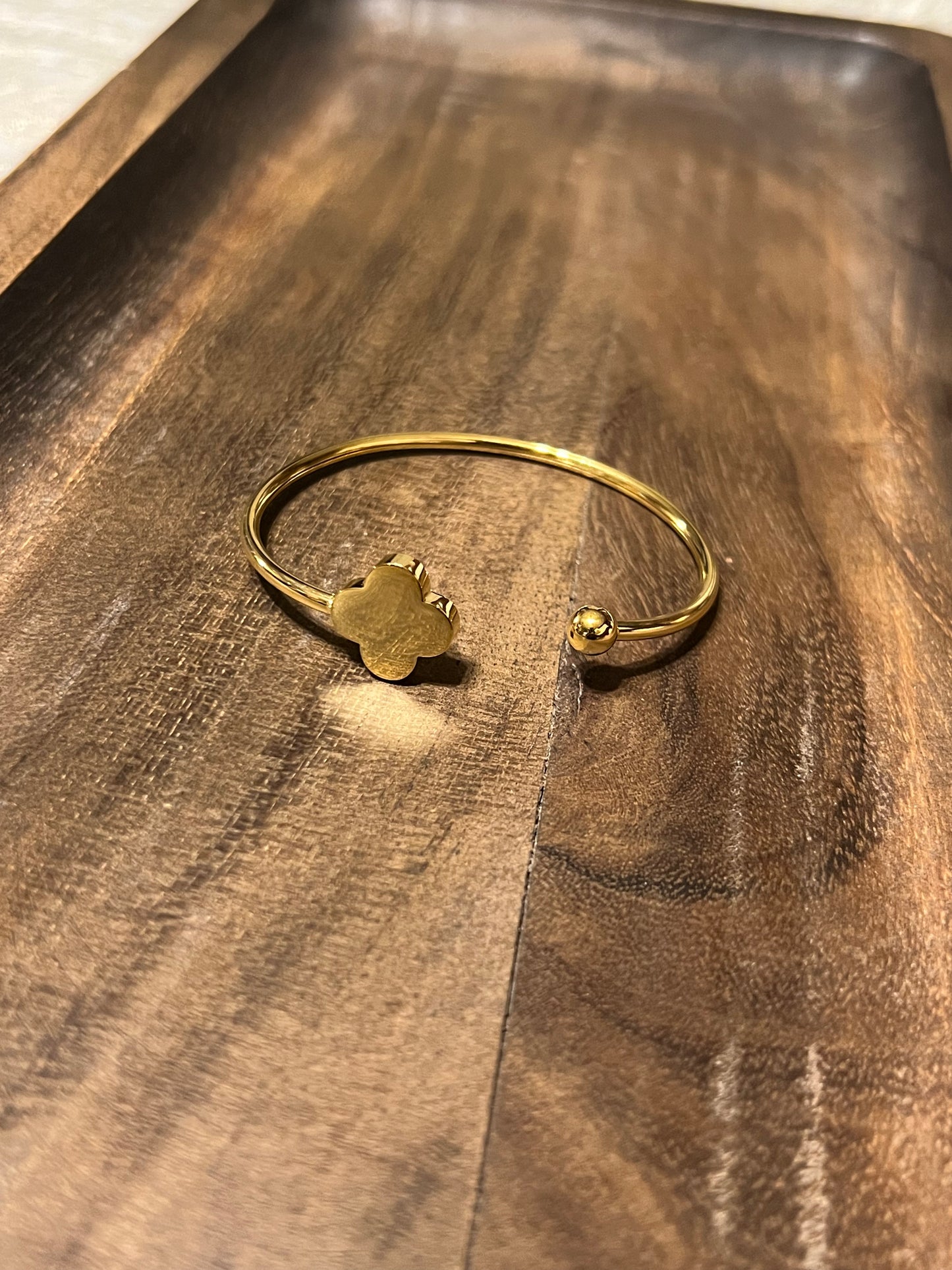 Zoe Clover Bangle