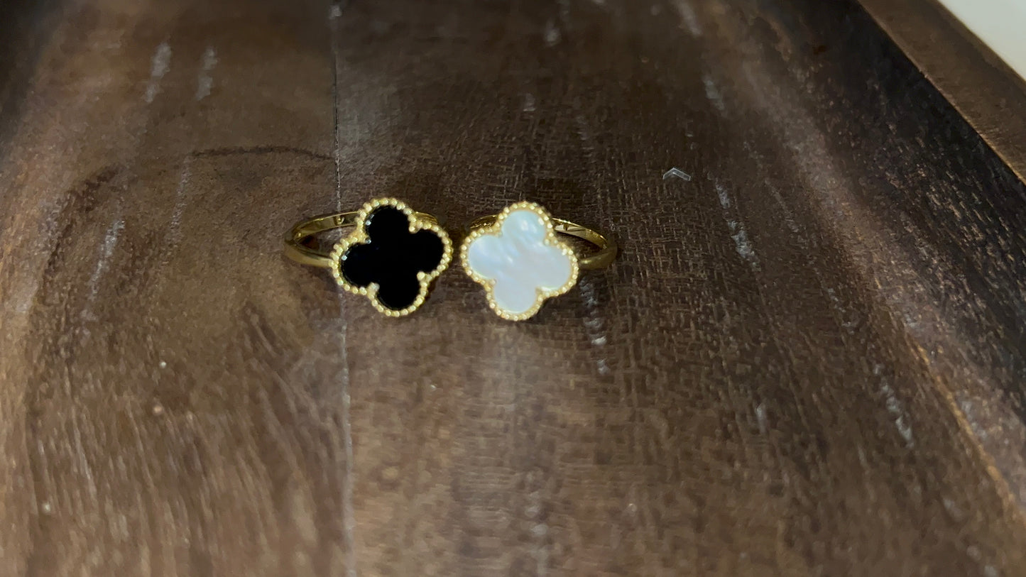 Paris Clover Ring ~ Gold