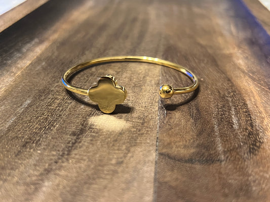 Zoe Clover Bangle