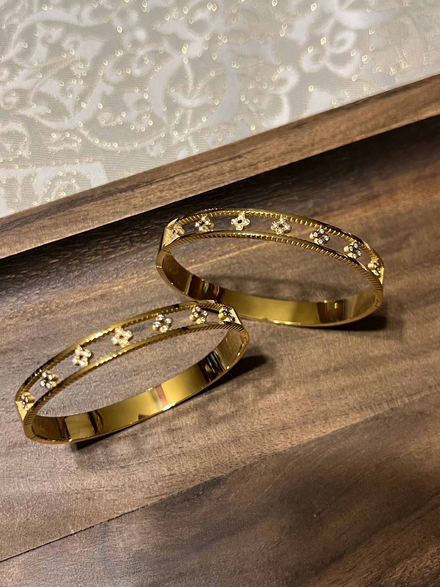 Faye Clover Bangle