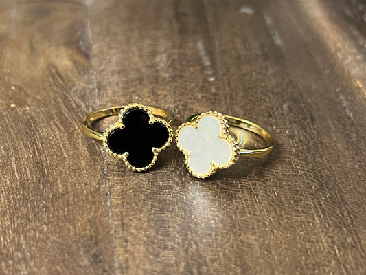 Paris Clover Ring ~ Gold