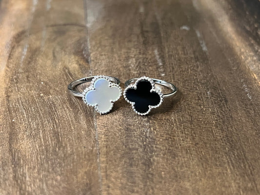 Paris Clover Ring ~ Silver