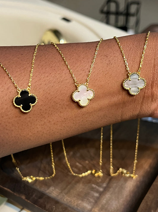 Scarlett Clover Necklace ~ Gold