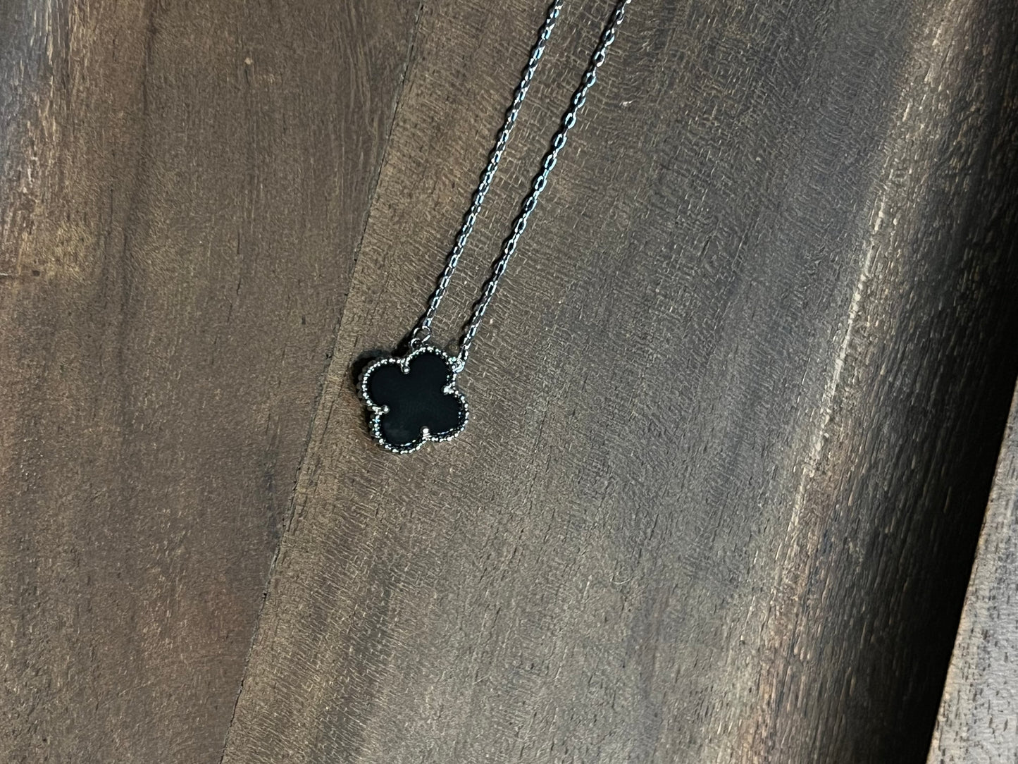 Scarlett Clover Necklace ~ Silver